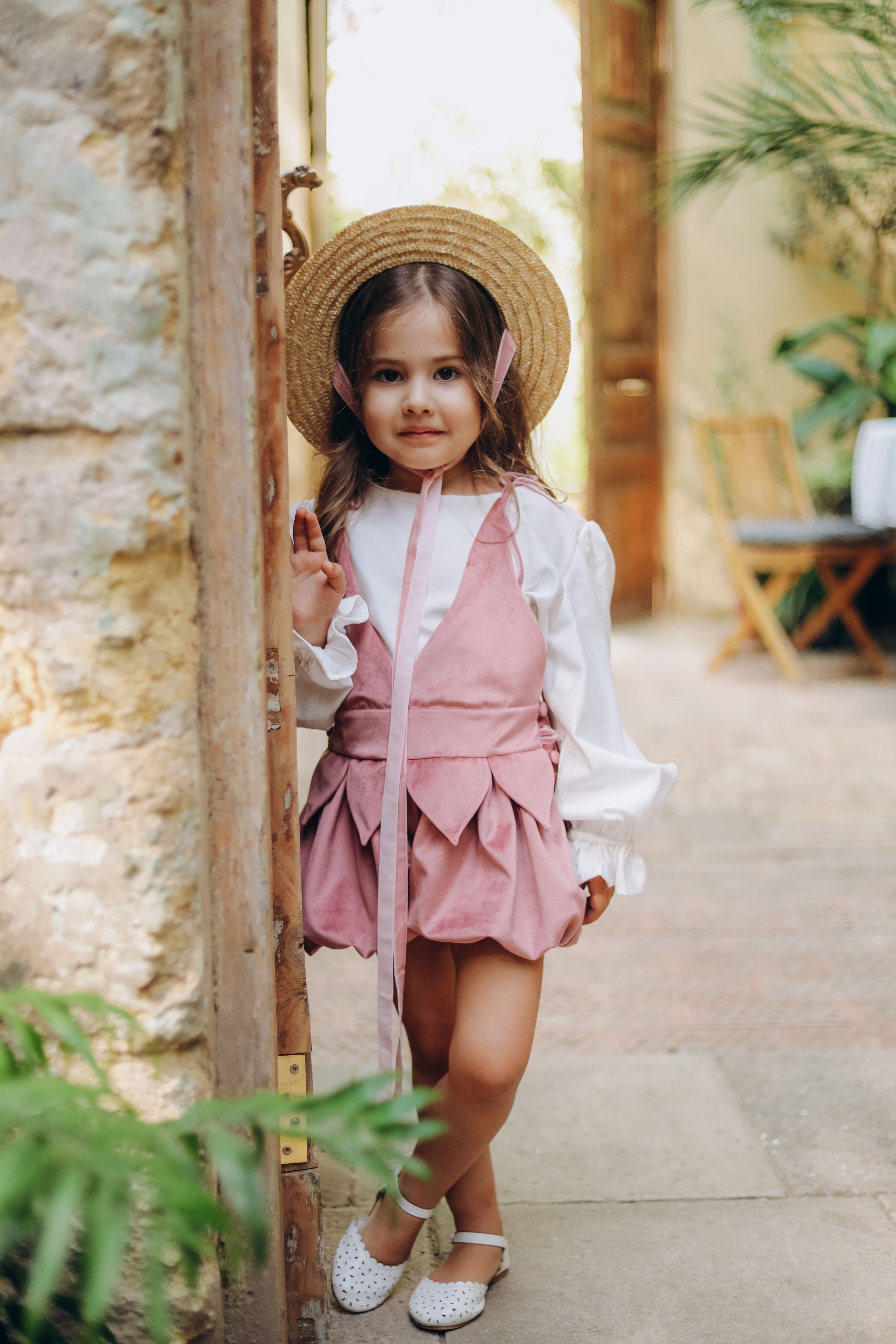 Фея Ебігейл рожево-молочна