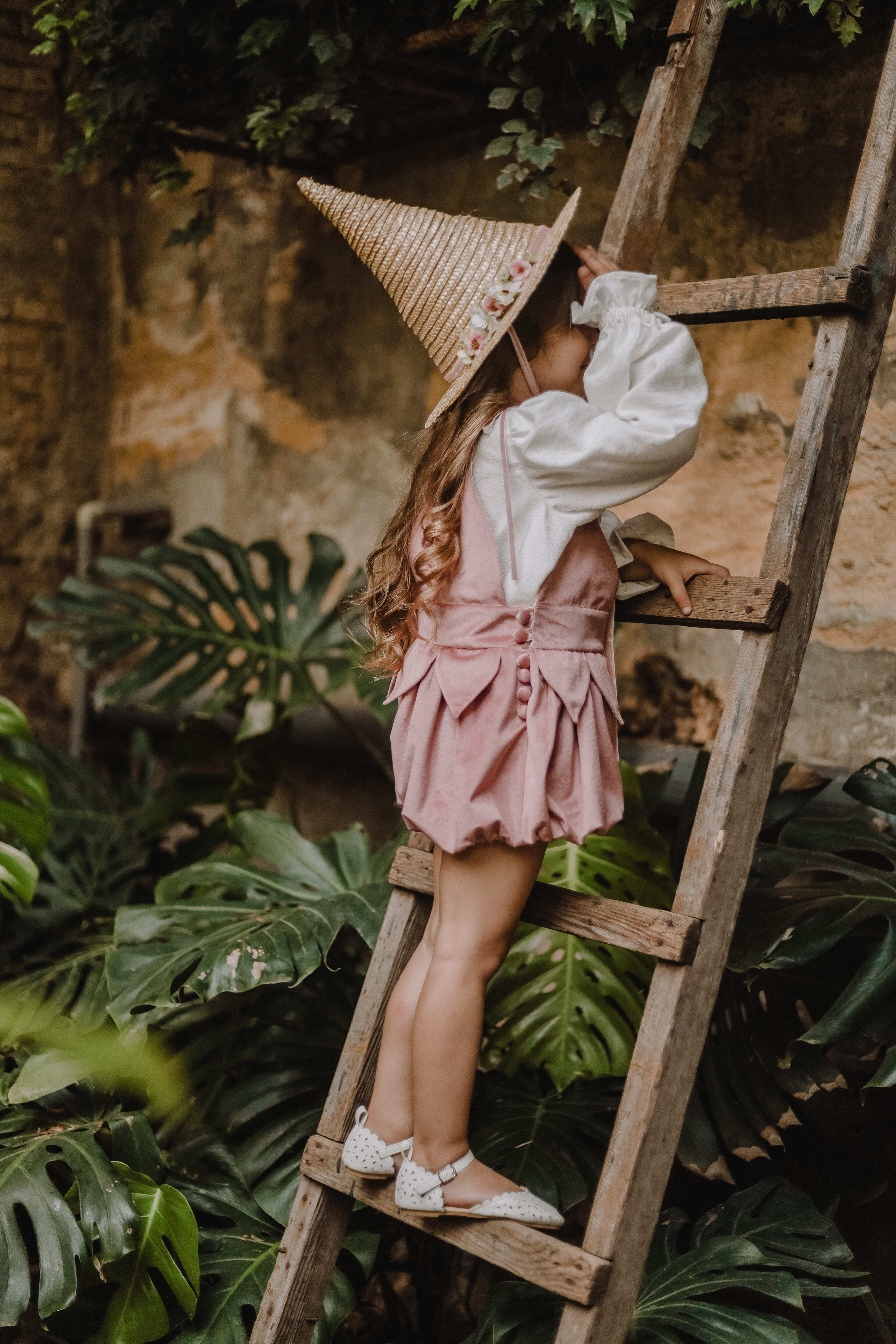 Фея Ебігейл рожево-молочна